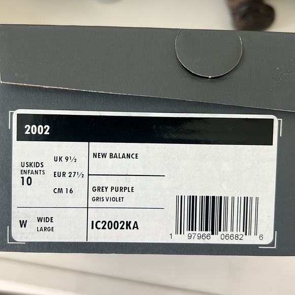 New Balance Kids' White and Blue Sneakers - Picture 2 of 3